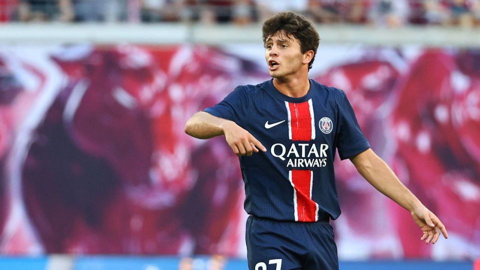 VÍDEO: e vão quatro! João Neves volta a assistir pelo PSG e faz história