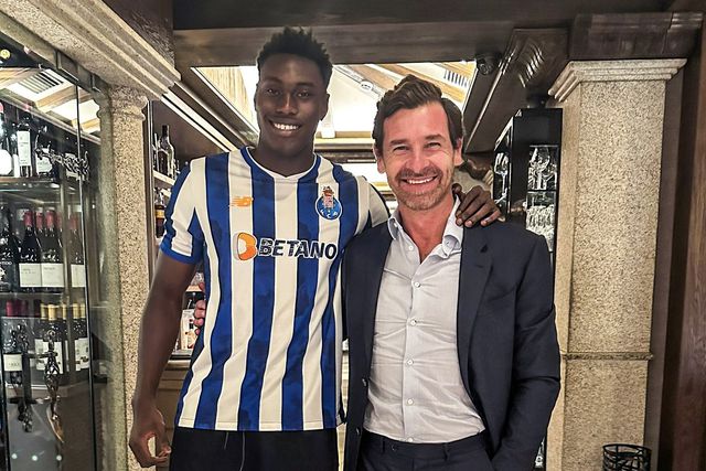 OFICIAL: Omorodion é reforço do FC Porto