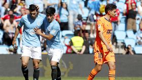 Thierry Correia e André Almeida na derrota do Valência em Vigo