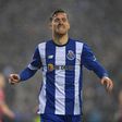 FC Porto: Toni Martínez perto do Alavés