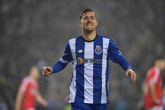 FC Porto: Toni Martínez perto do Alavés