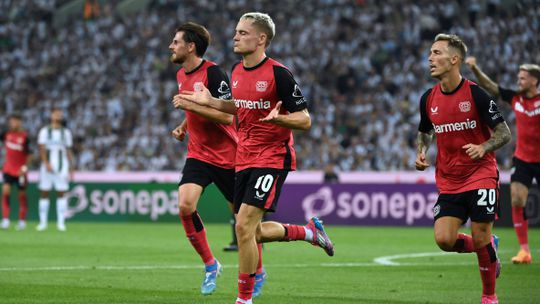 Leverkusen começa defesa do título com golo da vitória aos 90+11'