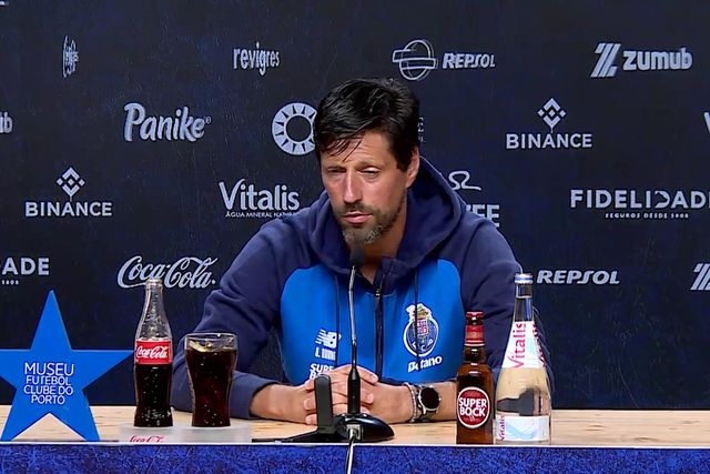 «Toni Martínez? Há alta probabilidade de sair»