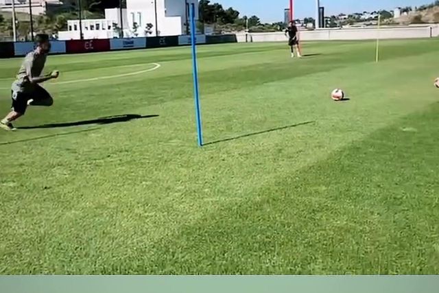 Ex-campeões da Europa treinam juntos enquanto não têm clube