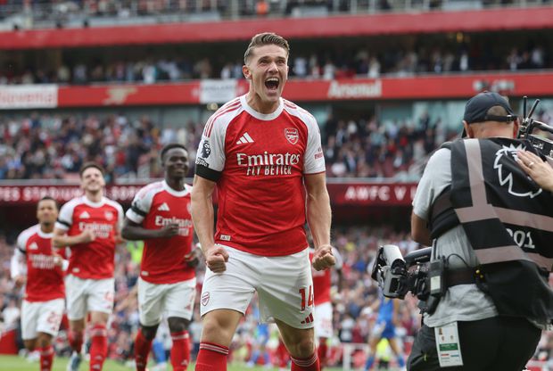 Viktor Gyokeres a celebrar o bis pelo Arsenal em casa diante do Leeds