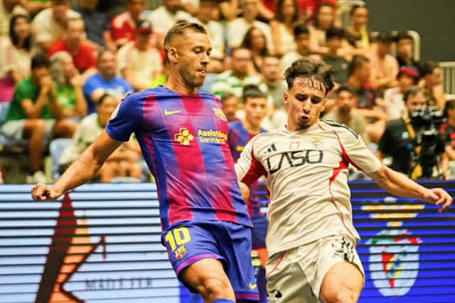 Sporting derruba campeão europeu; Benfica e Barcelona empatam