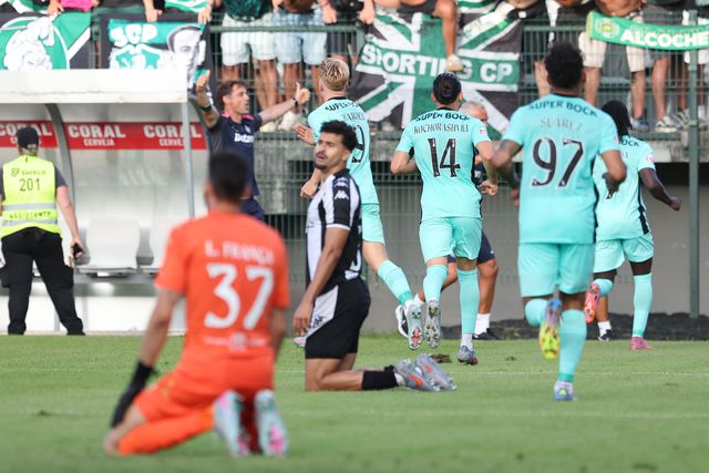Conrad Harder a celebrar o primeiro golo da época pelo Sporting