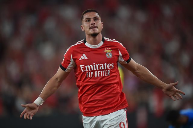 VÍDEO: grande arrancada de Dedic para o golo de Ivanovic