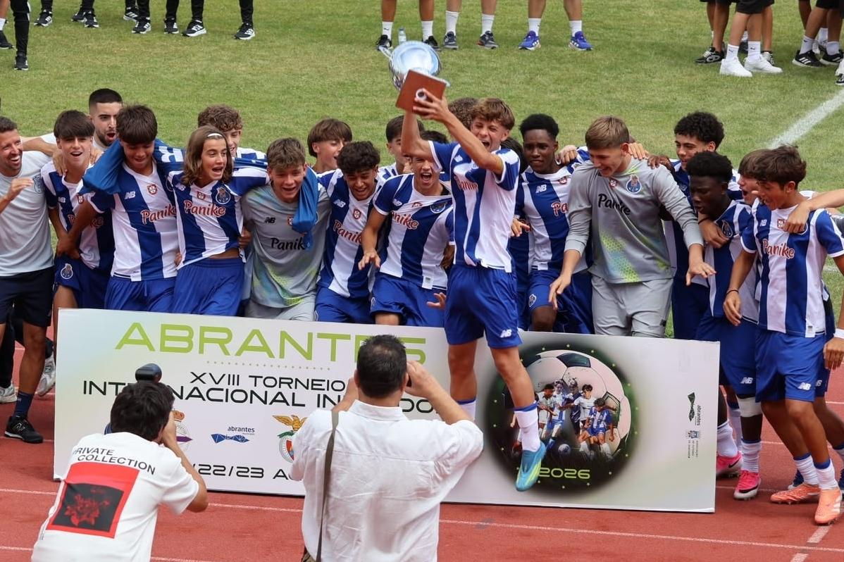 Dragões festejam a conquista do torneio - Foto: FC Porto