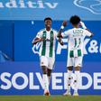 Entendimento entre Jalen Blesa e Tamble Monteiro na origem do primeiro sucesso do Rio Ave na época — Foto: Filipe Amorim/LUSA