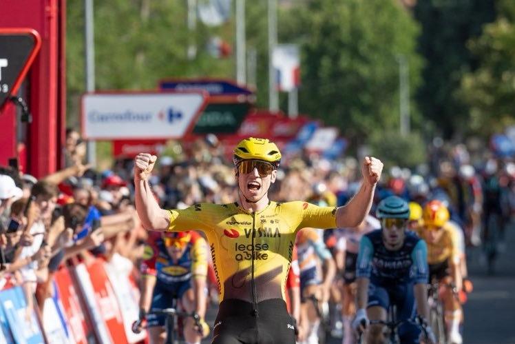 Matthew Brennan venceu a 2.ª etapa da Vuelta 2026