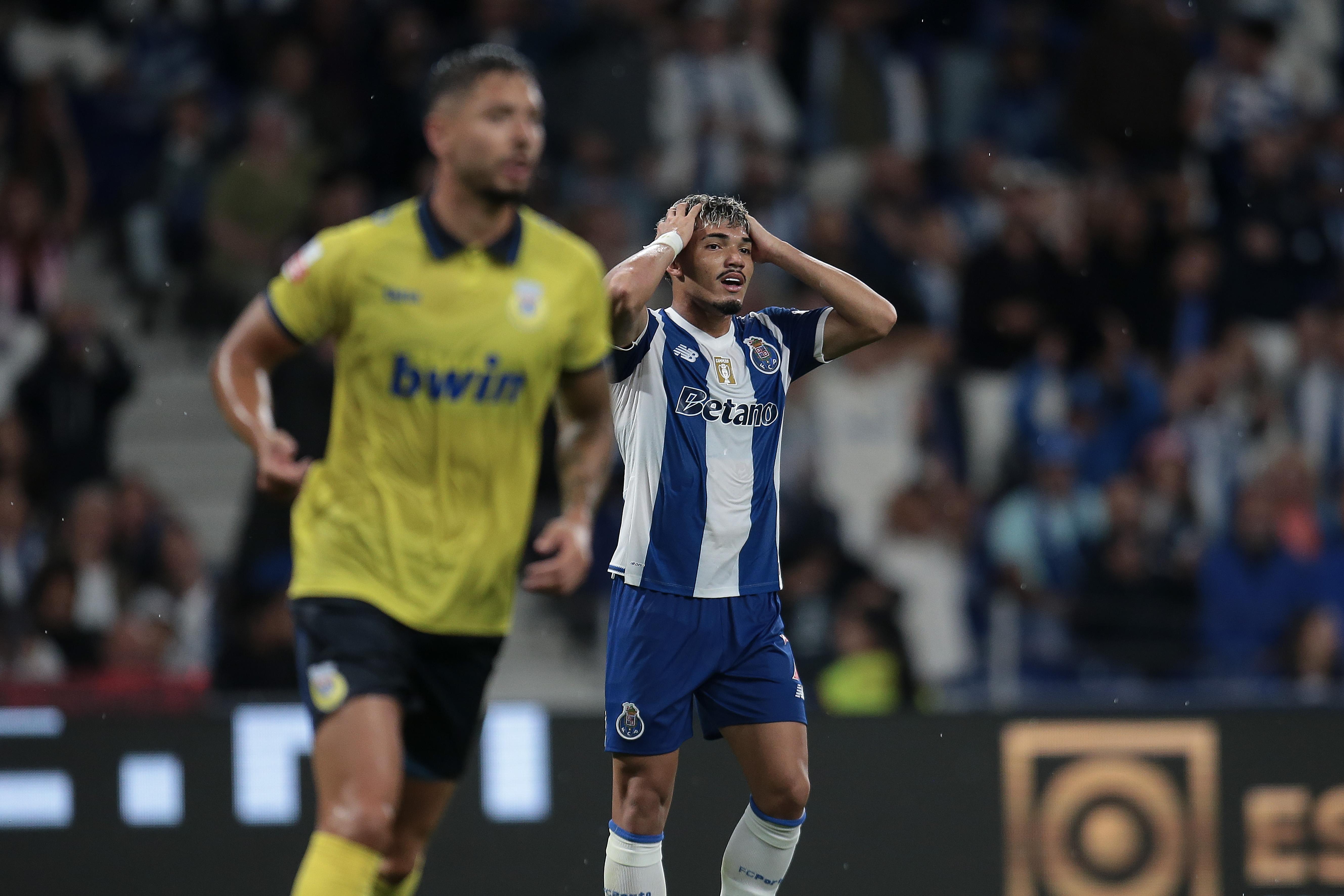 William Gomes incrédulo no FC Porto-Arouca - Foto: MANUEL FERNANDO ARAÚJO/LUSA