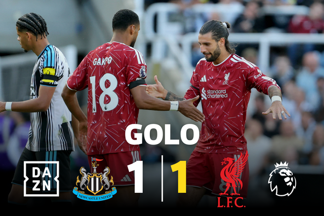 Liverpool responde com um pontapé do meio da rua de Gakpo