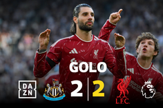 Nem com asas, Hornicek! Penálti aos 90+9' safa Liverpool em Newcastle