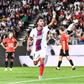 Ferrán Torres bisou pelo PSG na estreia