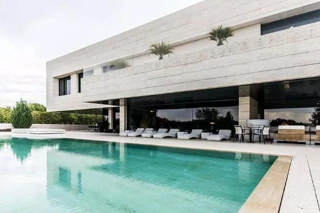 Revelados os segredos da mansão de luxo de Mourinho em Madrid: 1.400 m² e 20 mil euros por mês!