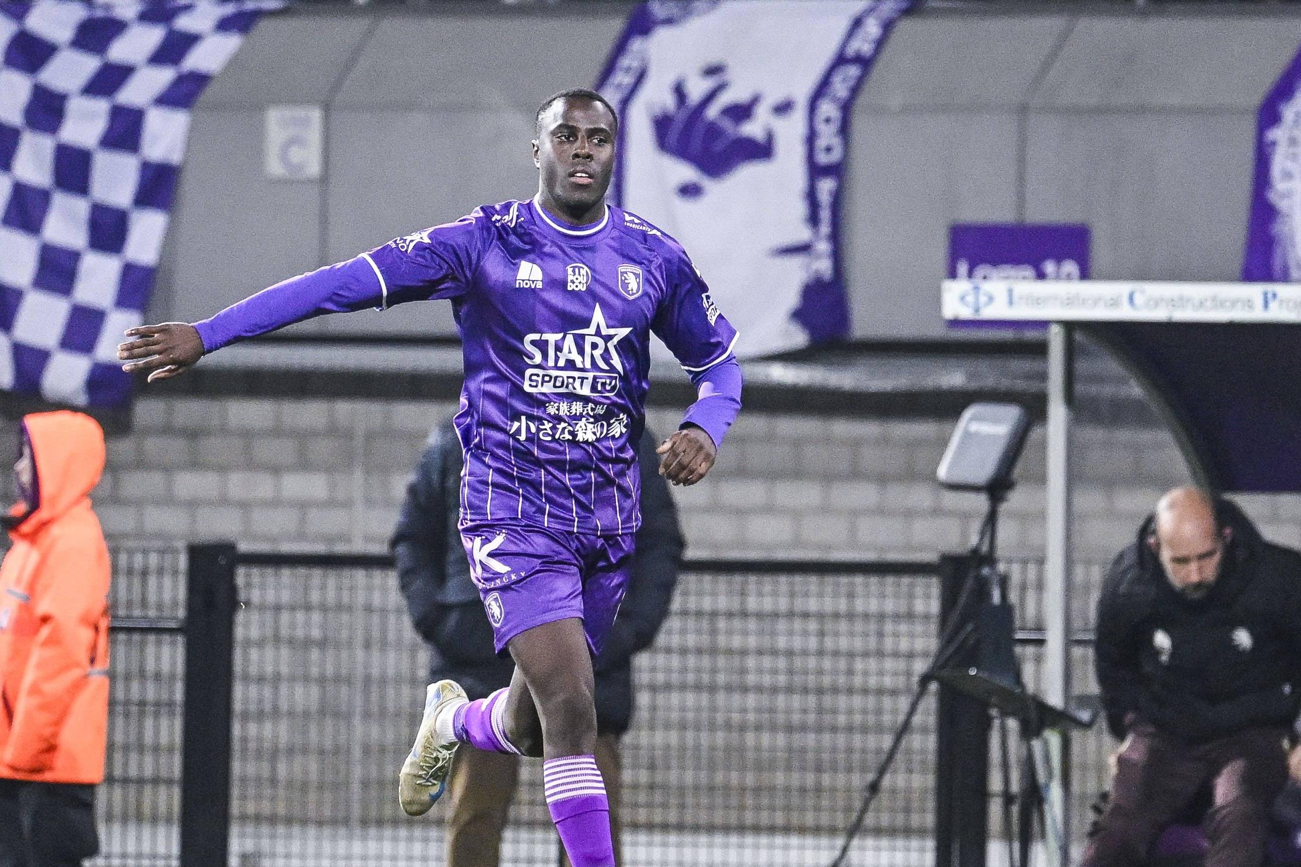 Em 2025/26, Nilton Varela jogou no Beerschot .