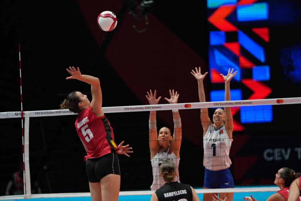Seleção feminina de voleibol perdeu com a belga (foto FPV)