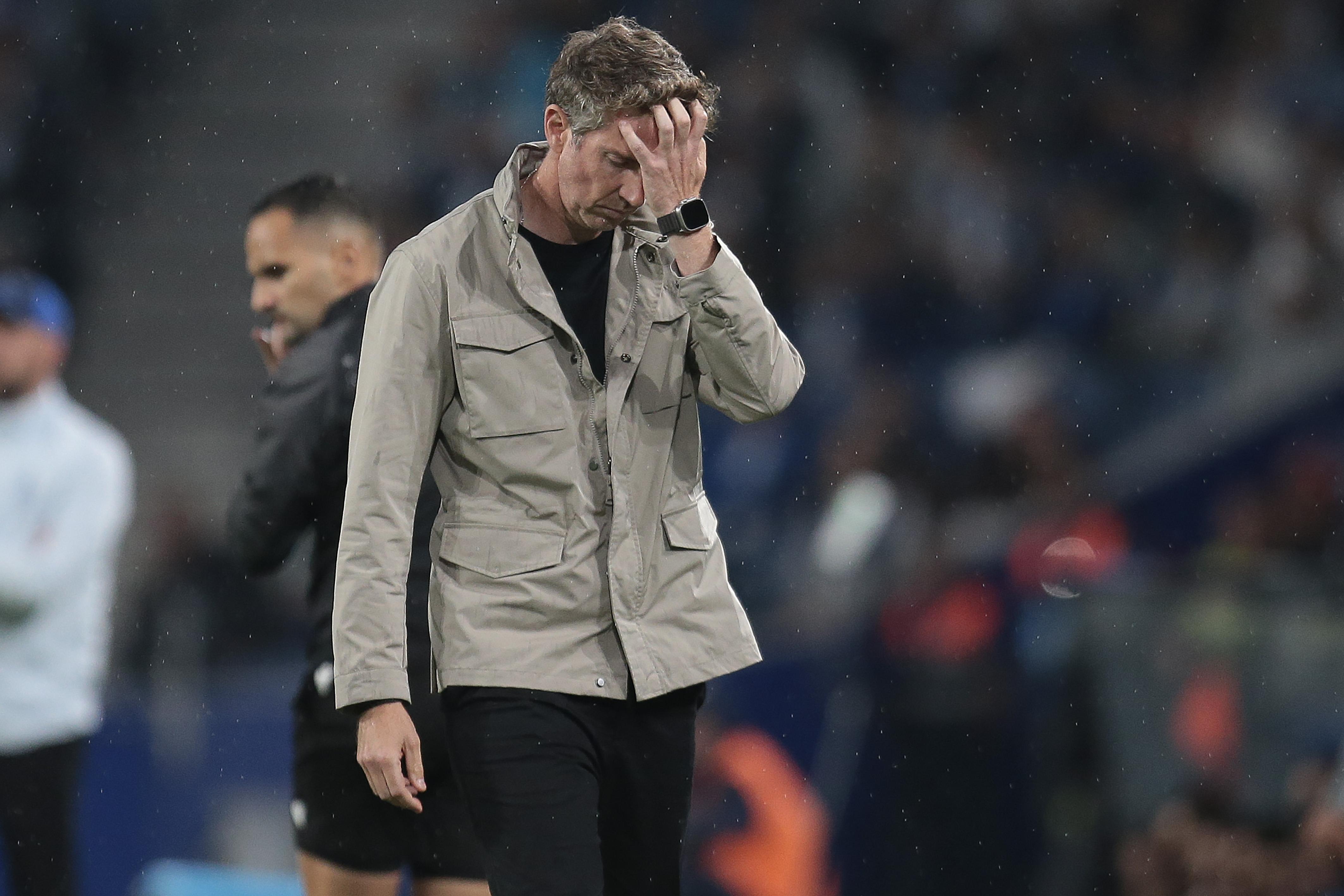 Vasco Seabra, treinador de 42 anos, saiu derrotado do Dragão - Foto: EPA/MANUEL FERNANDO ARAUJO
