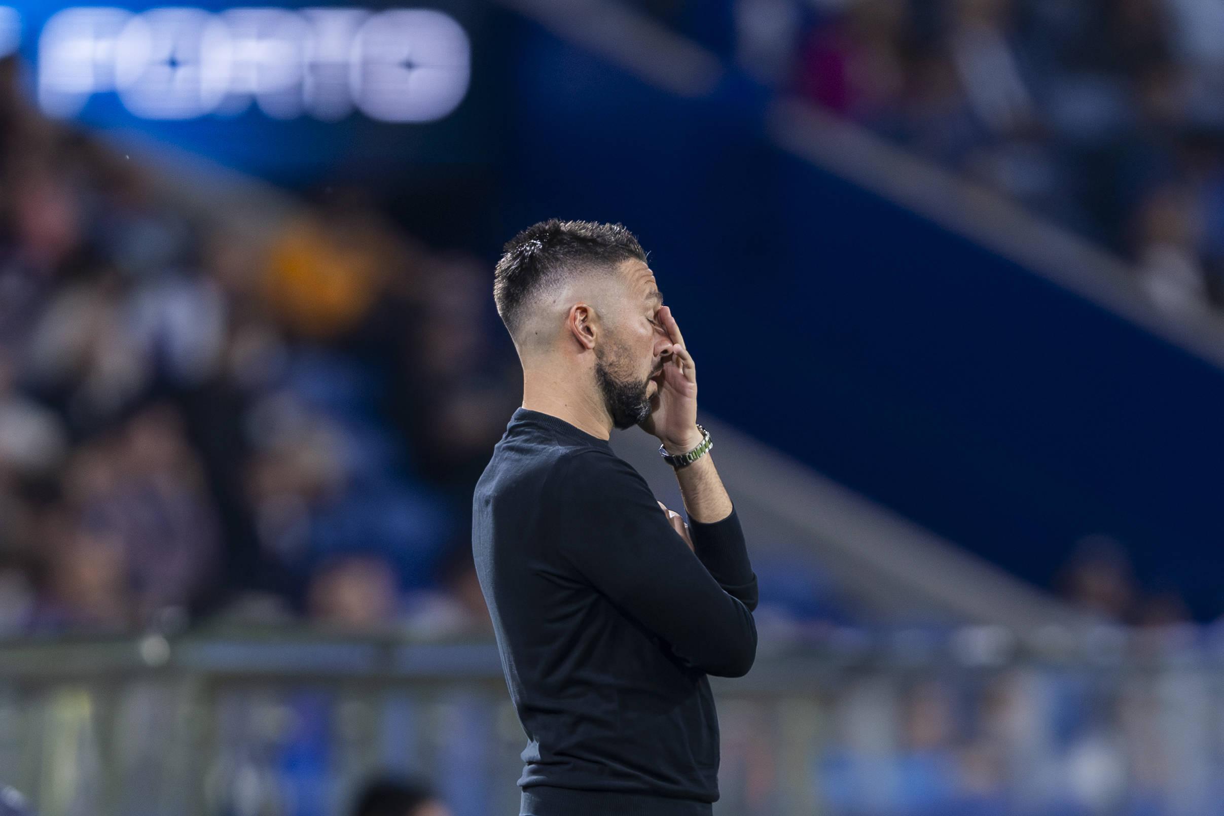 Farioli frustrado com o golo anulado no FC Porto-Arouca - Foto: Imago