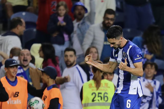 FC Porto sofre susto enorme mas sobe à liderança à condição