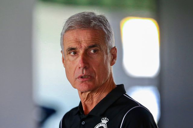 Não é fácil irritar Luís Castro, mas o português abandonou mesmo a conferência: «Nunca mais!» (vídeo)