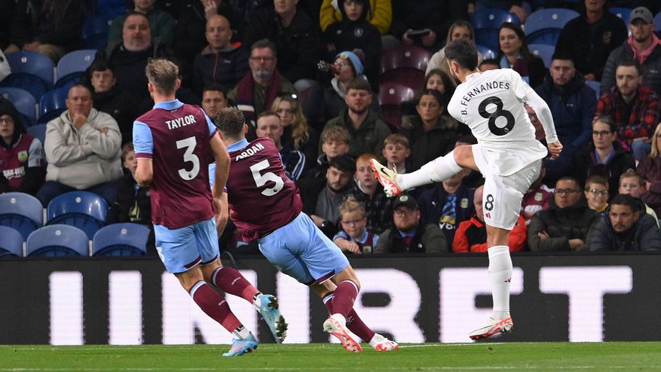 Golaço de Bruno Fernandes abre hostilidades em Turf Moor (vídeo)