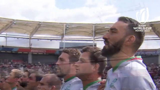 A emoção dos Lobos em mais um hino cantado