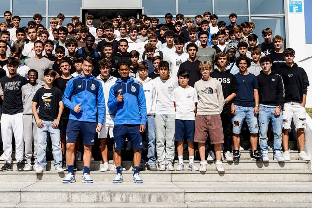 FC Porto: Gonçalo Borges e Gonçalo Ribeiro visitam antiga escola