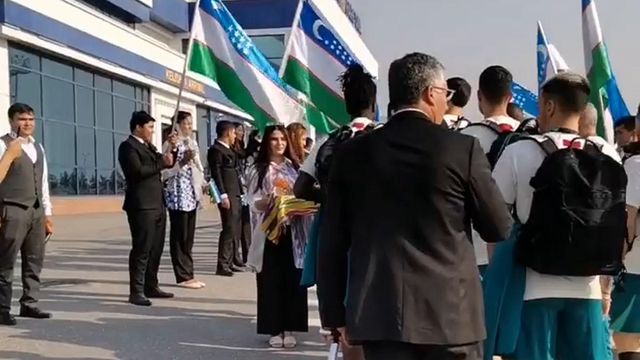 Receção tradicional à seleção de futsal em Andijan