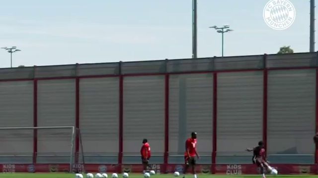 Kompany regressa aos treinos e dá 'lição' aos seus jogadores