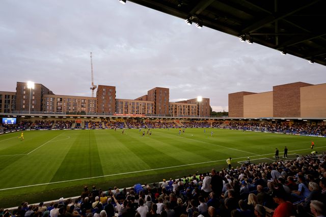 Estádio inundado leva a adiamento de jogo do Newcastle (vídeos)