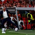 José Mourinho, treinador do Benfica, em ação na partida frente ao Rio Ave, que terminou empatada a um golo