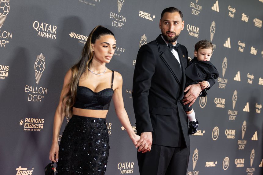 Donnarumma com a mulher Alessia e o filho Leo na cerimónia da Bola de Ouro