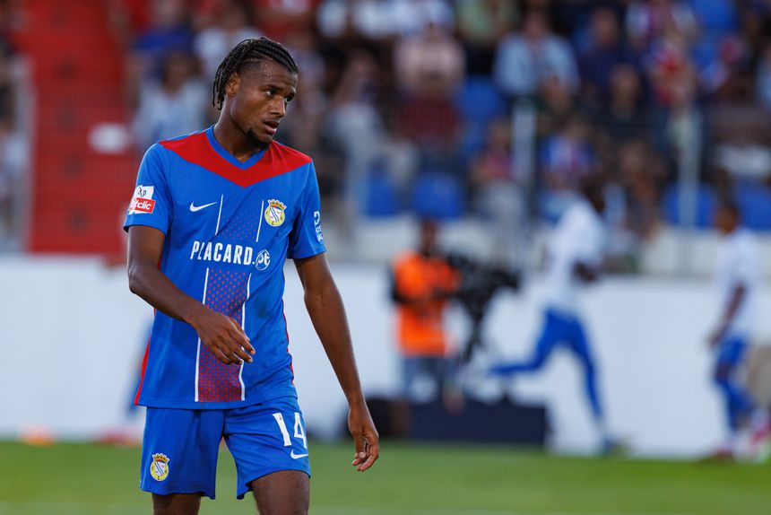 Steven Baseya, defesa-central do Alverca