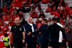«Acaba por ser o protagonista do jogo o senhor que estava na Cidade do Futebol»