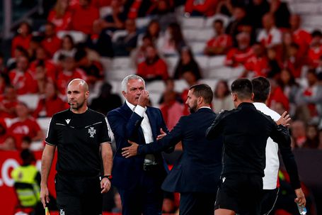 À primeira crítica de José Mourinho à arbitragem, logo... queixa!