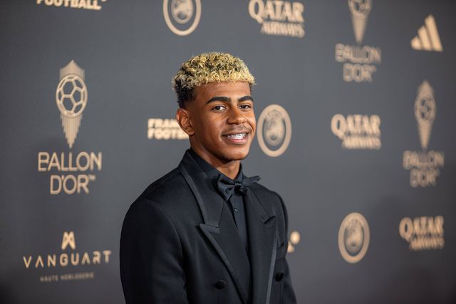 Lamine Yamal na cerimónia de entrega da Bola de Ouro