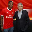 Yony González com Luís Filipe Vieira na apresentação - Foto: Benfica