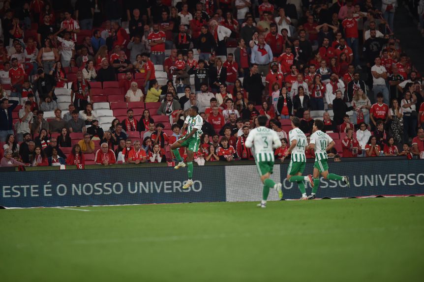 Jogadores do Rio Ave a festejarem na Luz