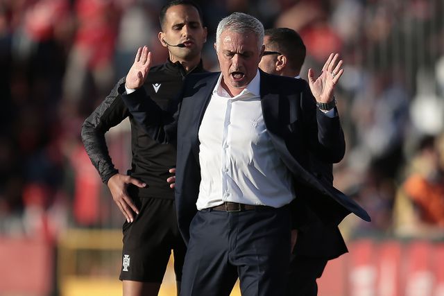 Na Turquia acusam Mourinho de 'trair' o Fenerbahçe: «Encontrou-se com advogados do Benfica»