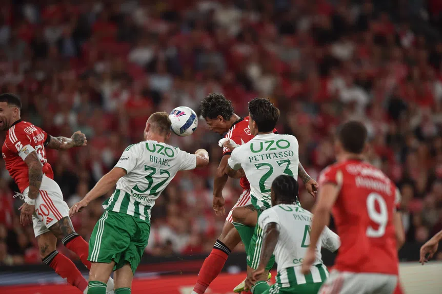 Rio Ave silencia a Luz! Que choque!
