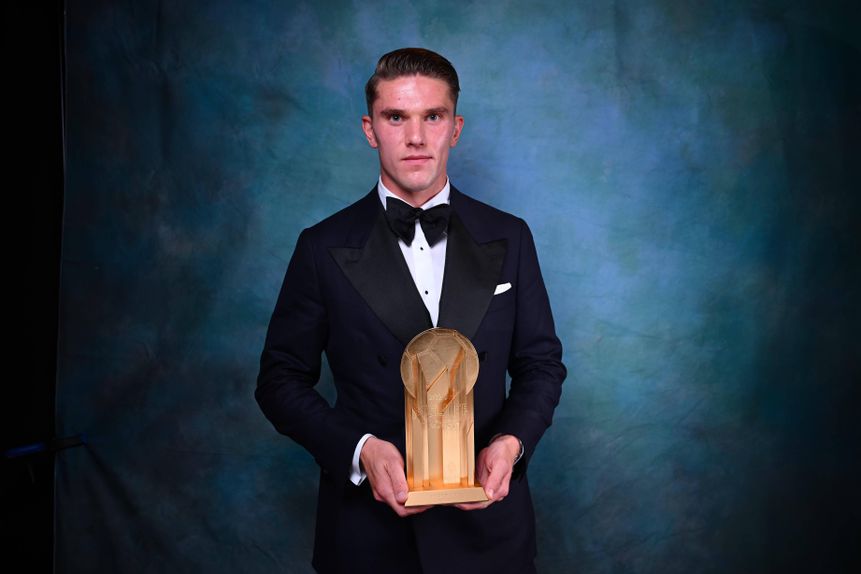 Gyokeres com o troféu Gerd Muller