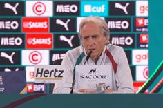 Jorge Jesus a favor das pausas de hidratação: «As outras modalidades...»