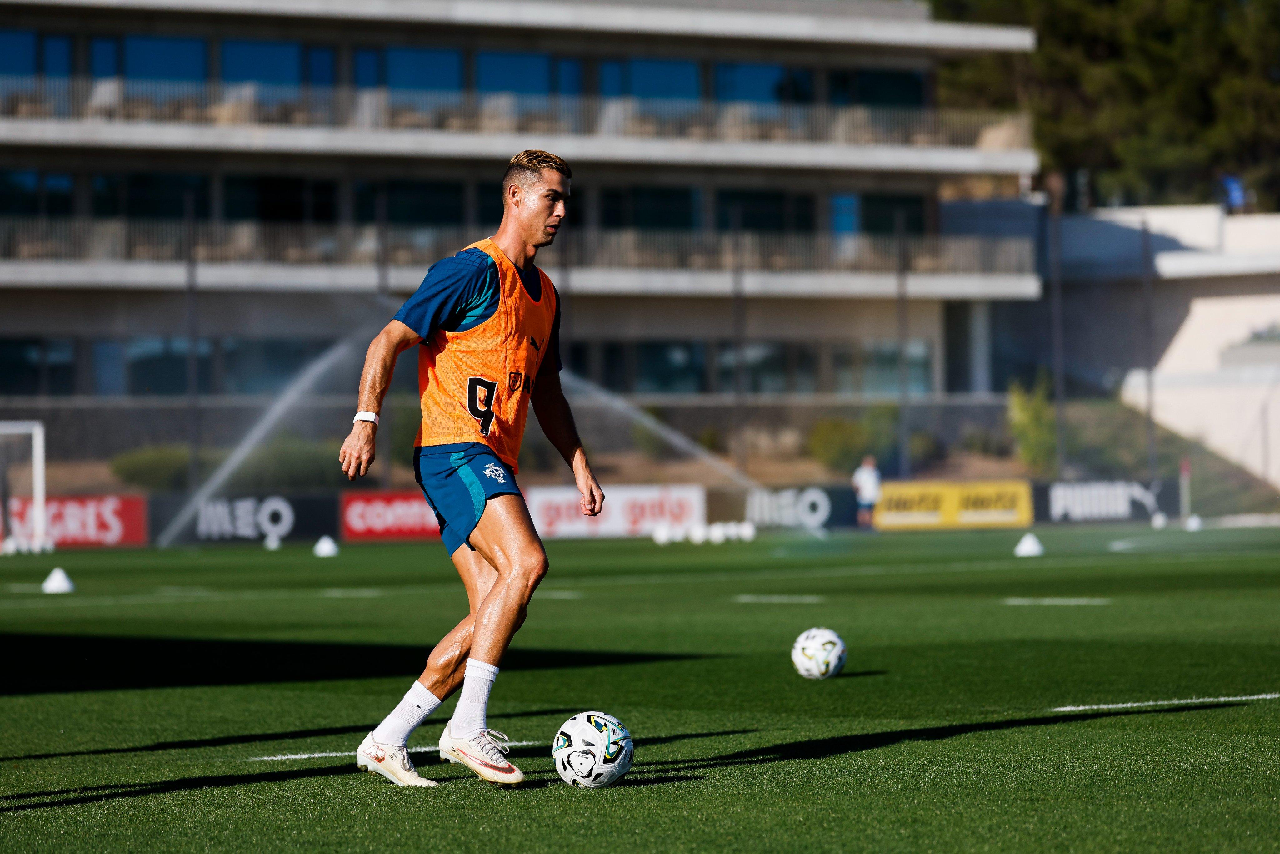 Ronaldo: é ele e mais dez. A presença no onze já foi confirmada por Jorge Jesus, entre rasgados elogios (Foto: Portugal/X)