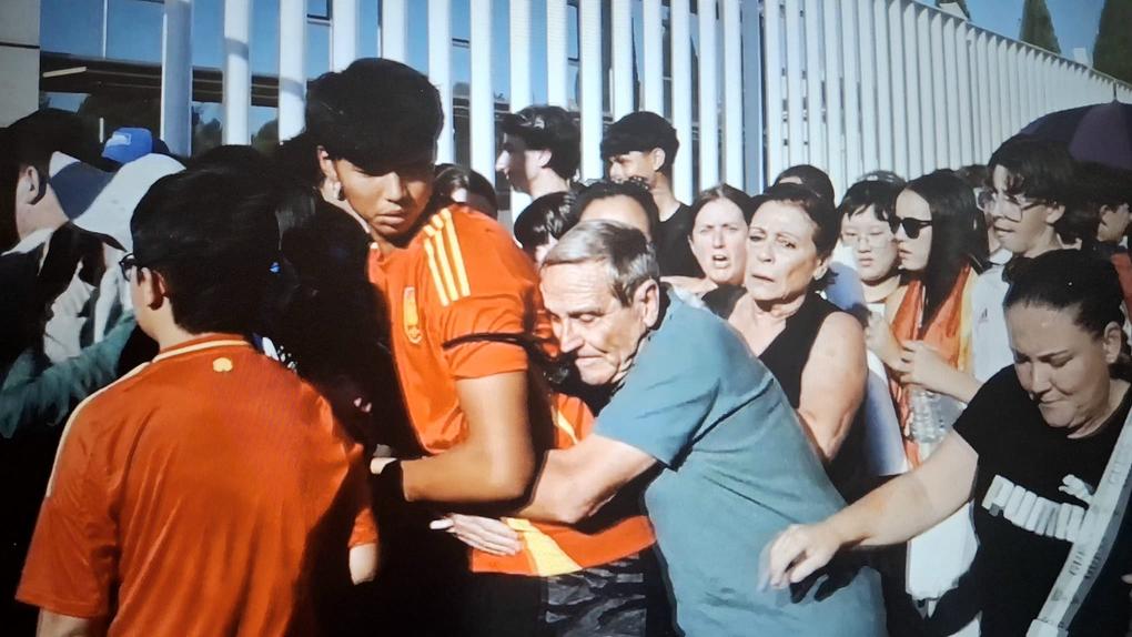 Vídeo partilhado pelo jornal Marca mostra cenas entre adeptos da seleção espanhola