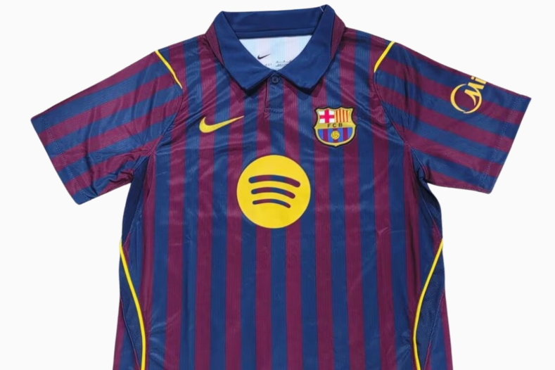 Possível design da camisola do Barcelona para 2027/28, com base em fugas de infrmação - Foto: Footy Headlines