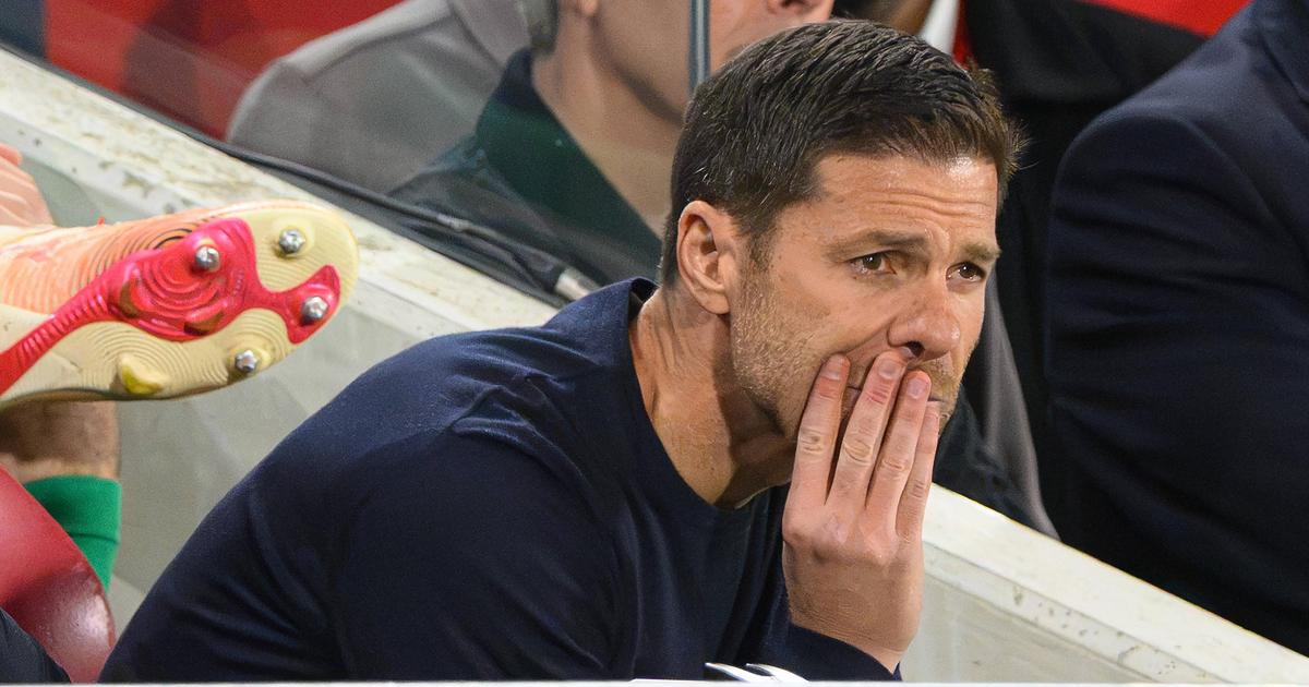 John Terry denuncia ‘crise defensiva’ do Chelsea sob Xabi Alonso