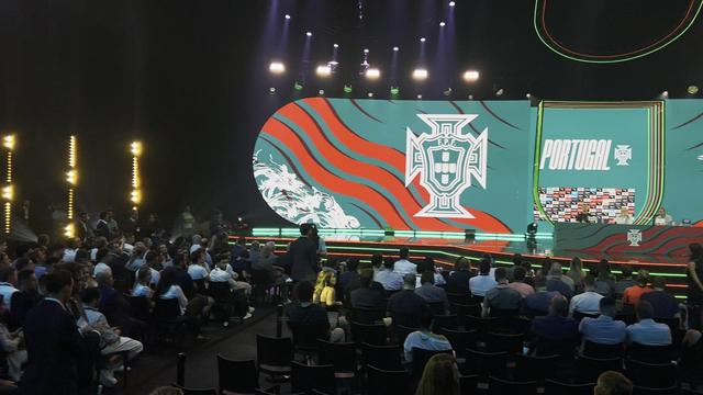 Que loucura! Casa cheia para a conferência de imprensa de Ronaldo e Jesus