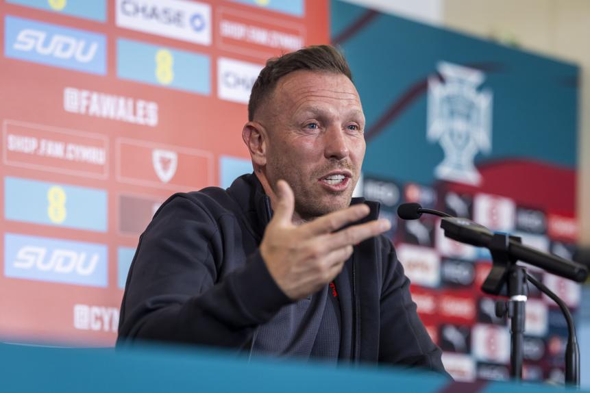 Craig Bellamy, selecionador do País de Gales (Foto: EPA/José Sena Goulão)